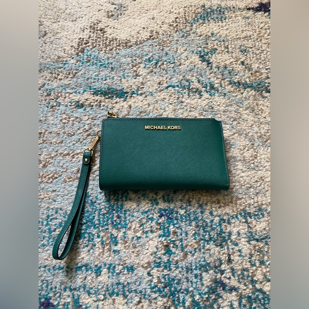 NWOT Michael Kors Large Double Zip Wrislet - aqua